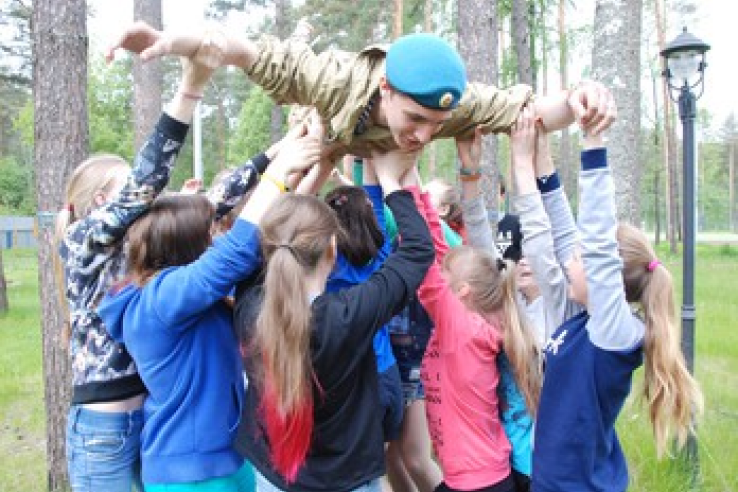 В первый день лета в центре  «Молодежный» стартовала областная военно-патриотическая смена «Молодёжный призыв»