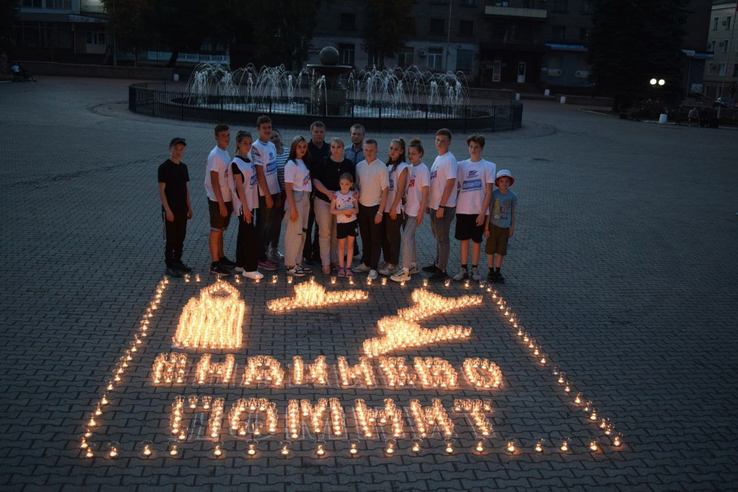 Город Енакиево присоединился к акции «Свеча Памяти»